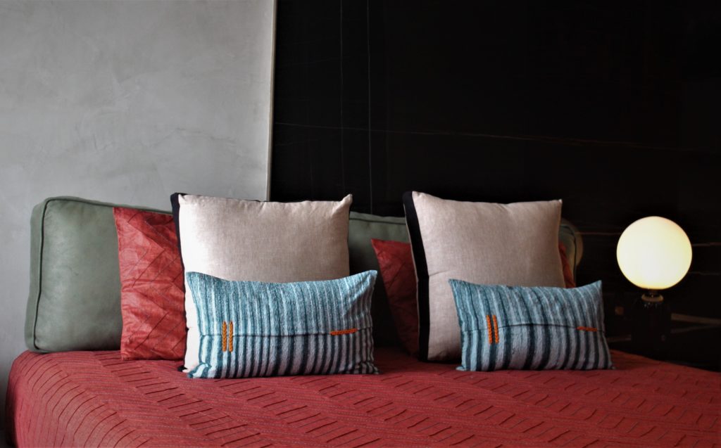 Natural Linen Box Cushion FlawDesign